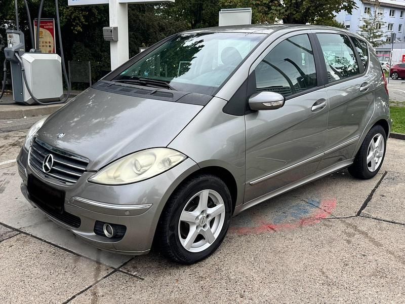 Grau Gebraucht 2004 Mercedes A180 Avantgarde Limousine | 2.399 € (Fairer Preis) - Bild 1/4