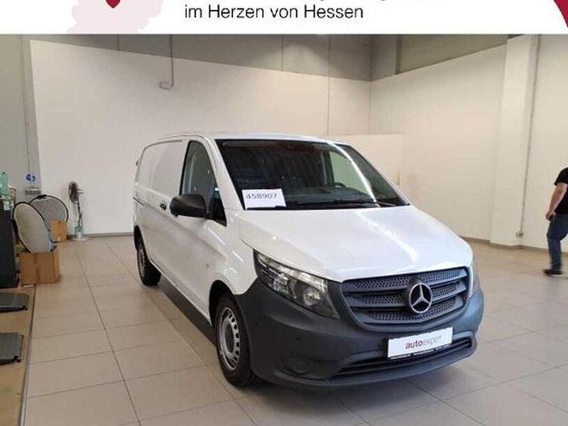 Arktisweiß Gebraucht 2021 Mercedes Vito Van / Kleinbus | 14.990 € (Guter Preis) - Bild 1/4