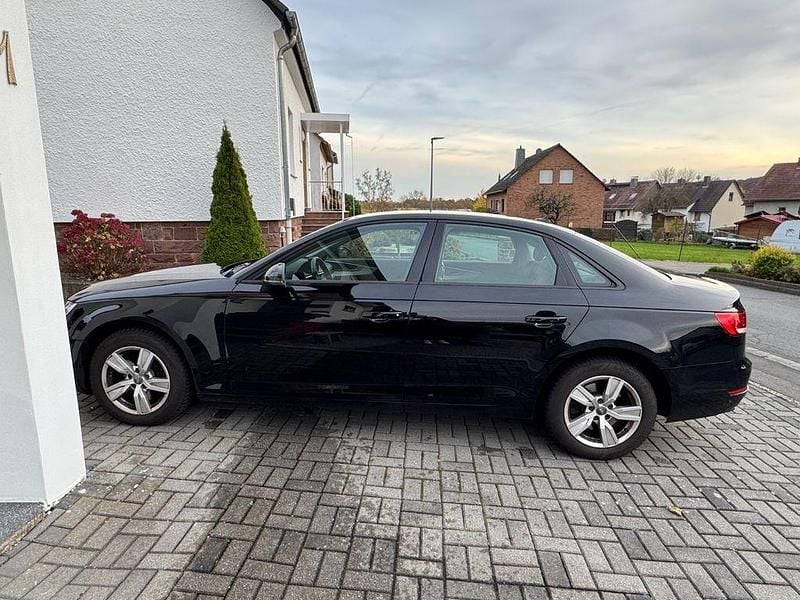 Gebraucht Audi A4 150 PS (110 kW) 2018 Schwarz Limousine