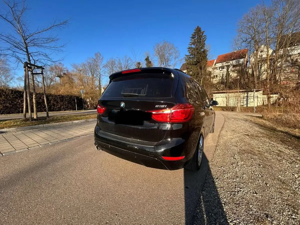 Gebraucht BMW 218 Gran Tourer 141 PS (103 kW) 2019 Schwarz Van / Kleinbus