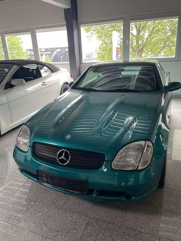 Grün Gebraucht 1999 Mercedes SLK230 AMG Cabrio | 14.700 € - Bild 1/4