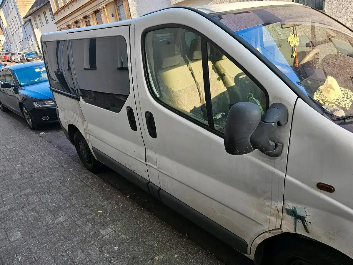 Gebraucht Opel Vivaro 110 PS (80 kW) 2003 Weiß Van / Kleinbus