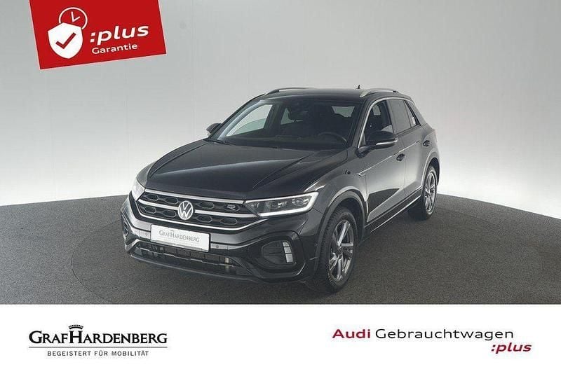 Schwarz (deep black perleffekt) Gebraucht 2025 VW T-Roc R-line SUV | 30.890 € (Fairer Preis) - Bild 1/4