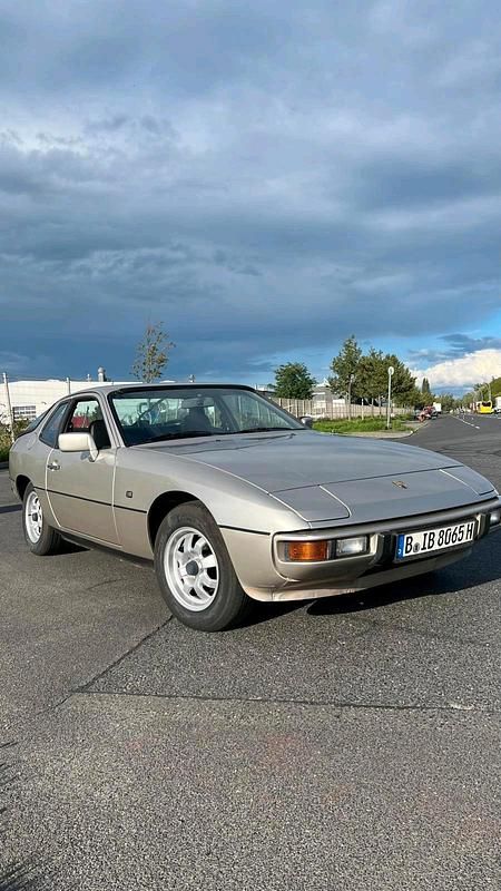 Silber Gebraucht 1986 Porsche 924 Coupé | 9.500 € - Bild 1/4