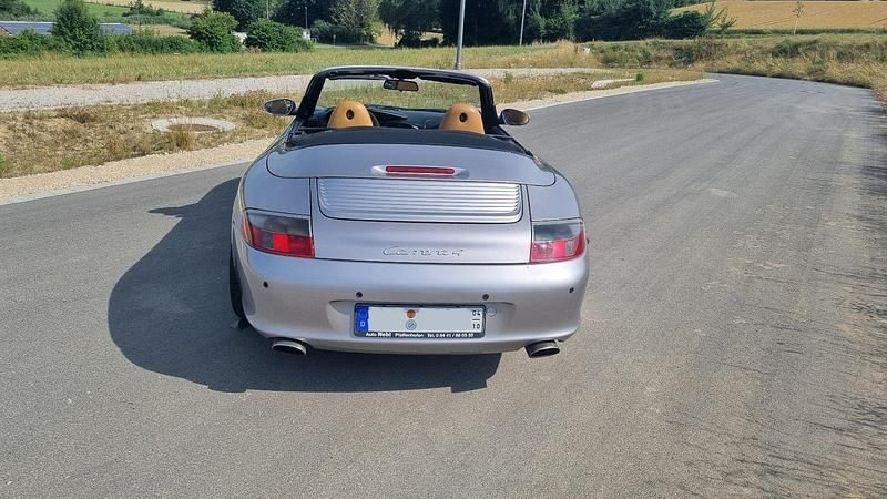 Gebraucht Porsche 911 Carrera 4 Cabriolet 320 PS (235 kW) 2003 Silber Cabrio