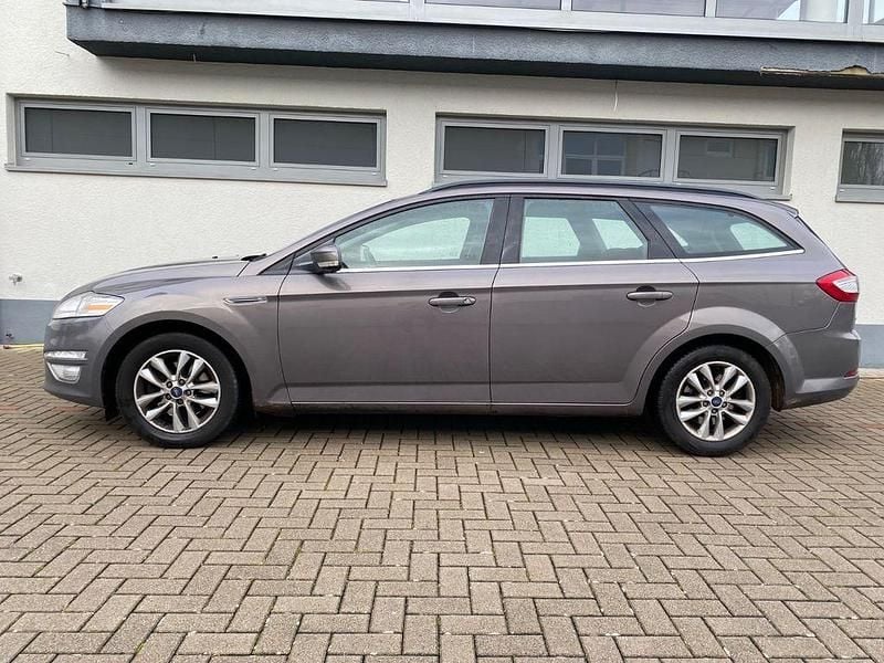 Braun Gebraucht 2012 Ford Mondeo Business Edition Kombi | 3.750 € (Guter Preis) - Bild 1/4