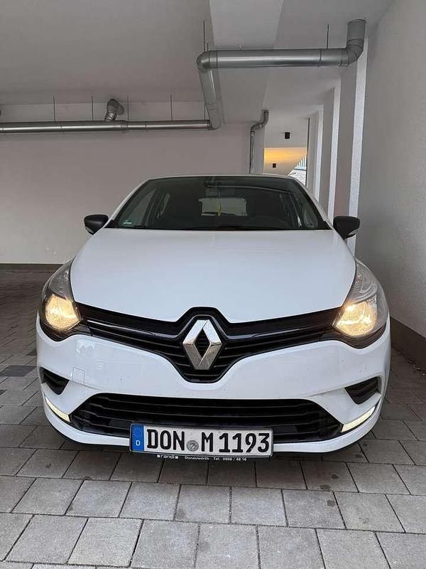 Gebraucht Renault Clio IV Life 76 PS (55 kW) 2019 Weiß Limousine