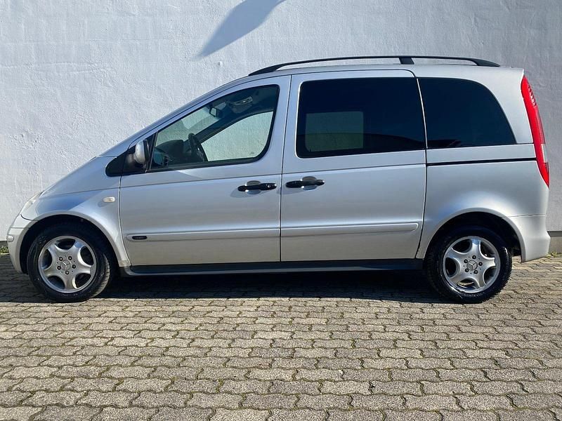 Gebraucht Mercedes Vaneo 125 PS (91 kW) 2005 Silber Van / Kleinbus