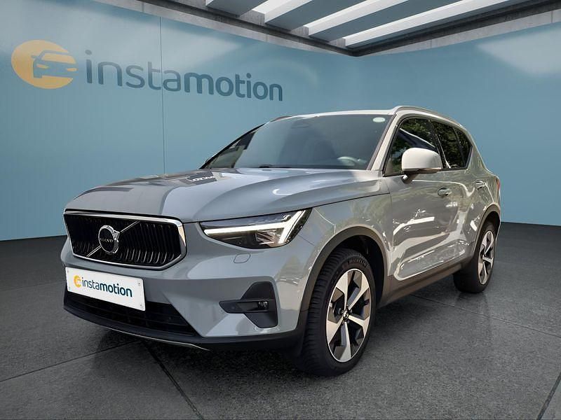 Grün Gebraucht 2024 Volvo XC40 Core SUV | 35.449 € (Fairer Preis) - Bild 1/4