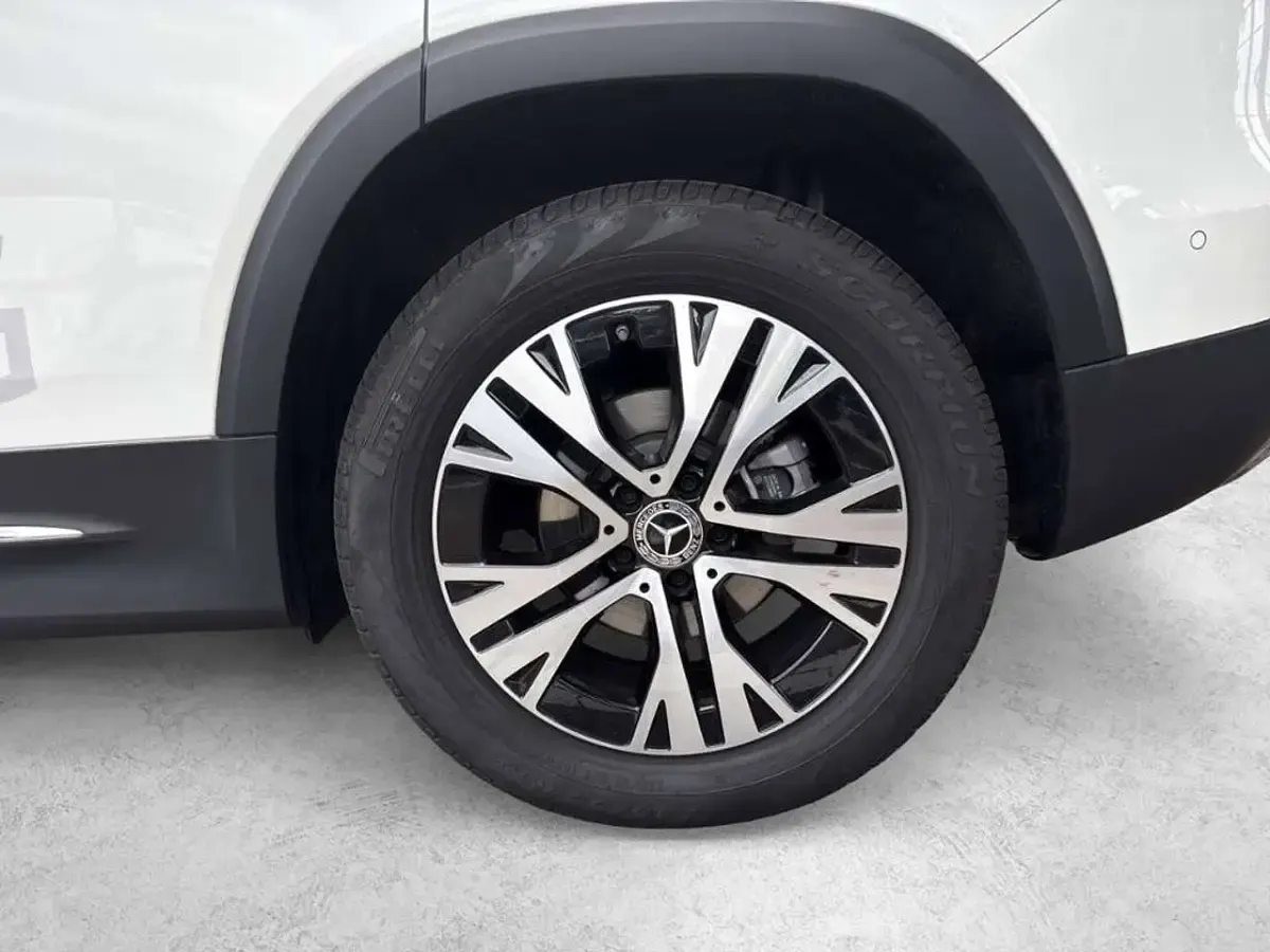 Gebraucht Mercedes GLB200 Progressive 150 PS (110 kW) 2026 Weiß SUV