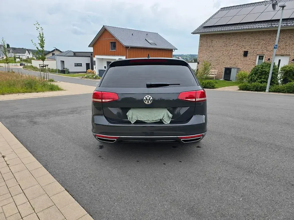 Gebraucht VW Passat R-line 239 PS (175 kW) 2016 Grau Kombi