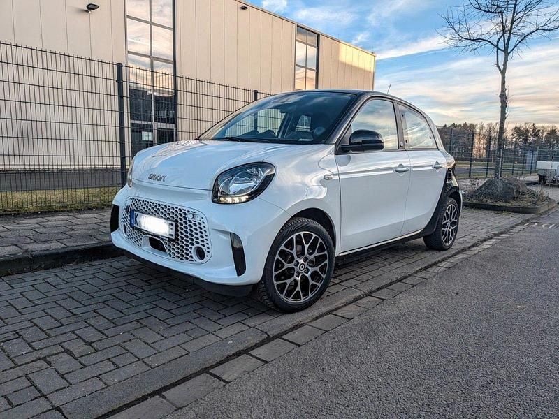 Gebraucht Smart ForFour Electric Drive 60 kW (82 PS) 2021 Weiß Kleinwagen