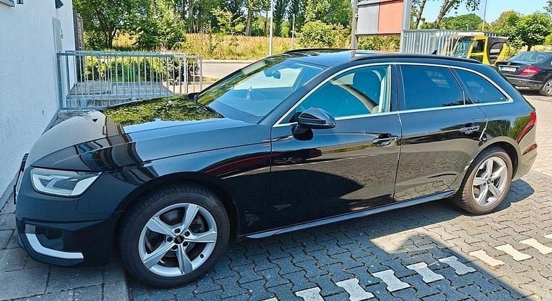 Schwarz Gebraucht 2021 Audi A4 Advanced Kombi | 22.999 € (Superpreis) - Bild 1/4