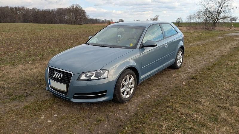 Gebraucht Audi A3 Ambiente 125 PS (91 kW) 2011 Blau Kleinwagen