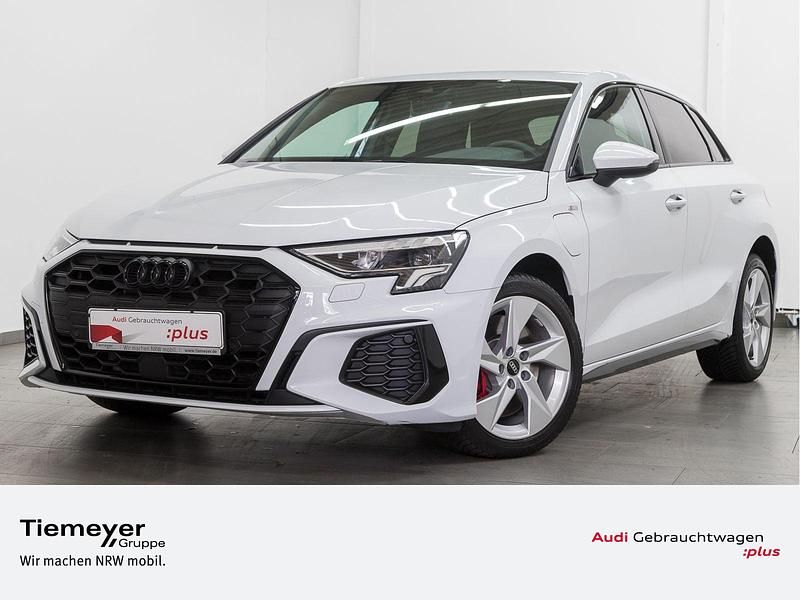 Weiß Gebraucht 2022 Audi A3 Sportback e-tron S-Line Limousine | 26.660 € (Guter Preis) - Bild 1/4