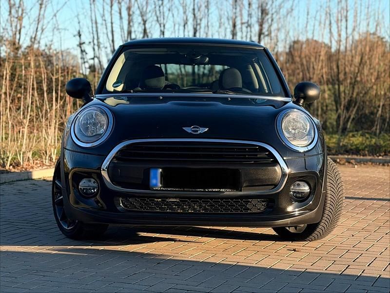 Usado Mini Cooper Coupé 102 HP (75 kW) 2017 Preto Coupé
