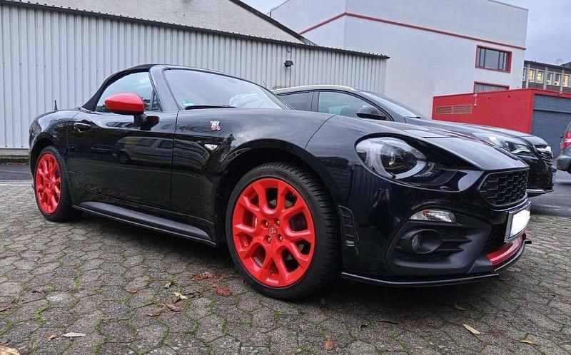 Schwarz Gebraucht 2018 Abarth 124 Spider Turismo Cabrio | 33.900 € - Bild 1/4
