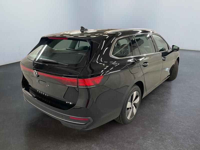 Neu VW Passat Business 150 PS (110 kW) 2025 Kombi
