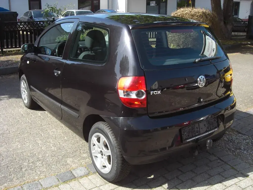 Gebraucht VW Fox Basis 54 PS (39 kW) 2005 Schwarz Kleinwagen