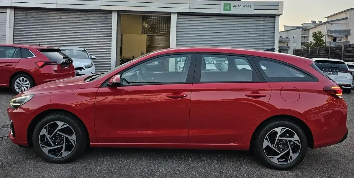 Gebraucht Hyundai i30 101 PS (74 kW) 2024 Rot Kombi