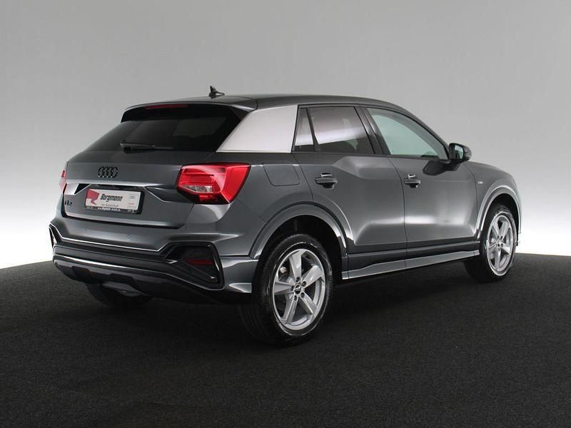 Gebraucht Audi Q2 S-Line 150 PS (110 kW) 2025 Grau / daytonagrau perleffekt SUV