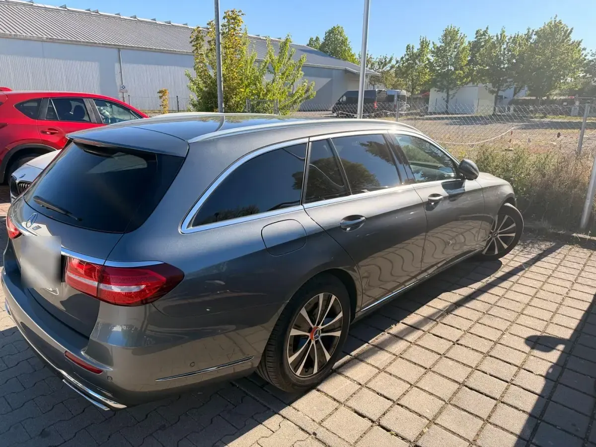 Second-hand Mercedes E200 160 CP (117 kW) 2019 Negru Break
