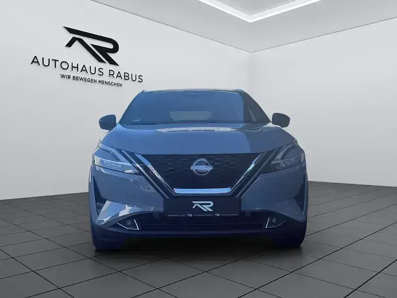 Gebraucht Nissan Qashqai 360º 158 PS (116 kW) 2023 Ceramic grey/dach black metallic (metallic) SUV