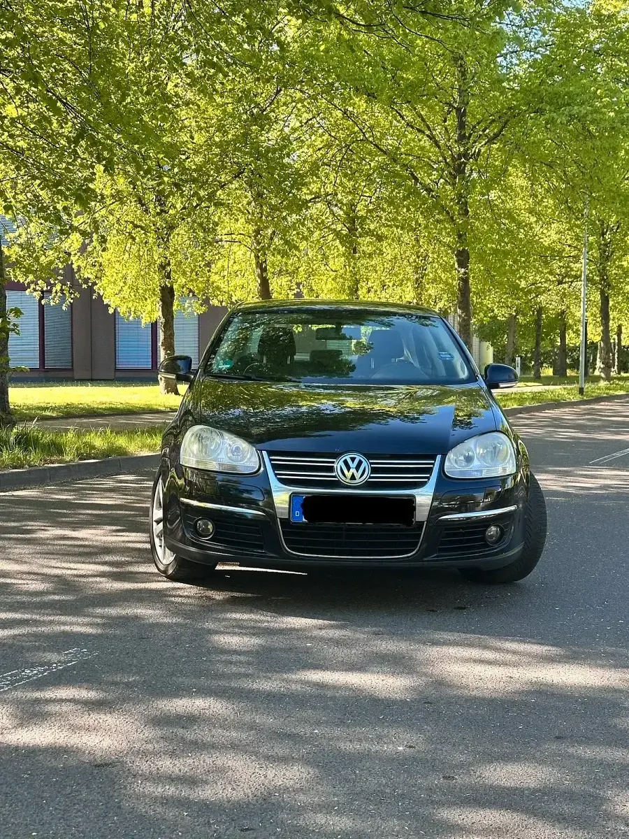 Gebraucht VW Jetta 102 PS (75 kW) 2009 Blau Limousine