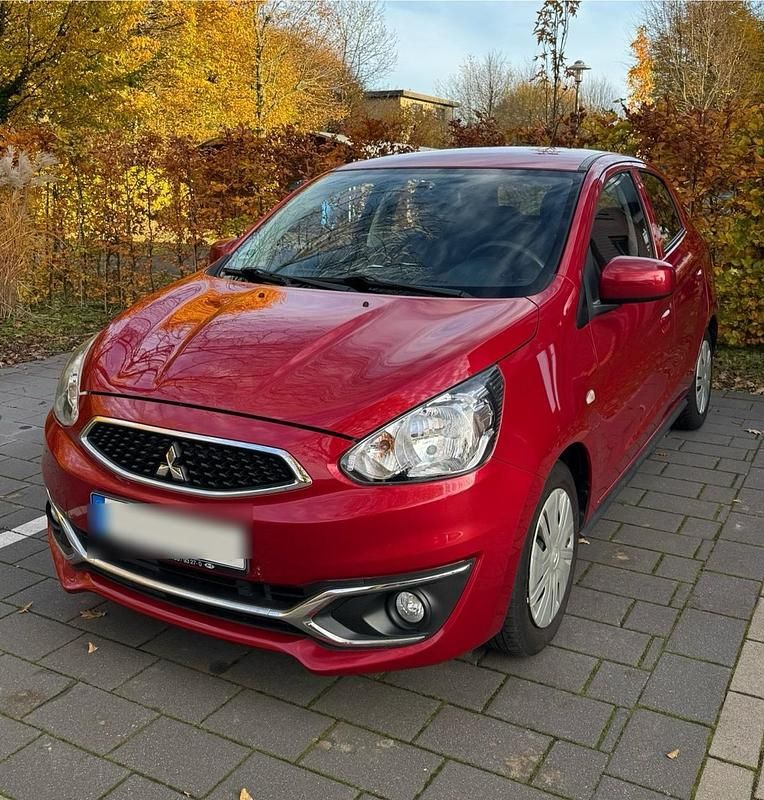 Rot Gebraucht 2018 Mitsubishi Space Star Limousine | 5.000 € (Fairer Preis) - Bild 1/4