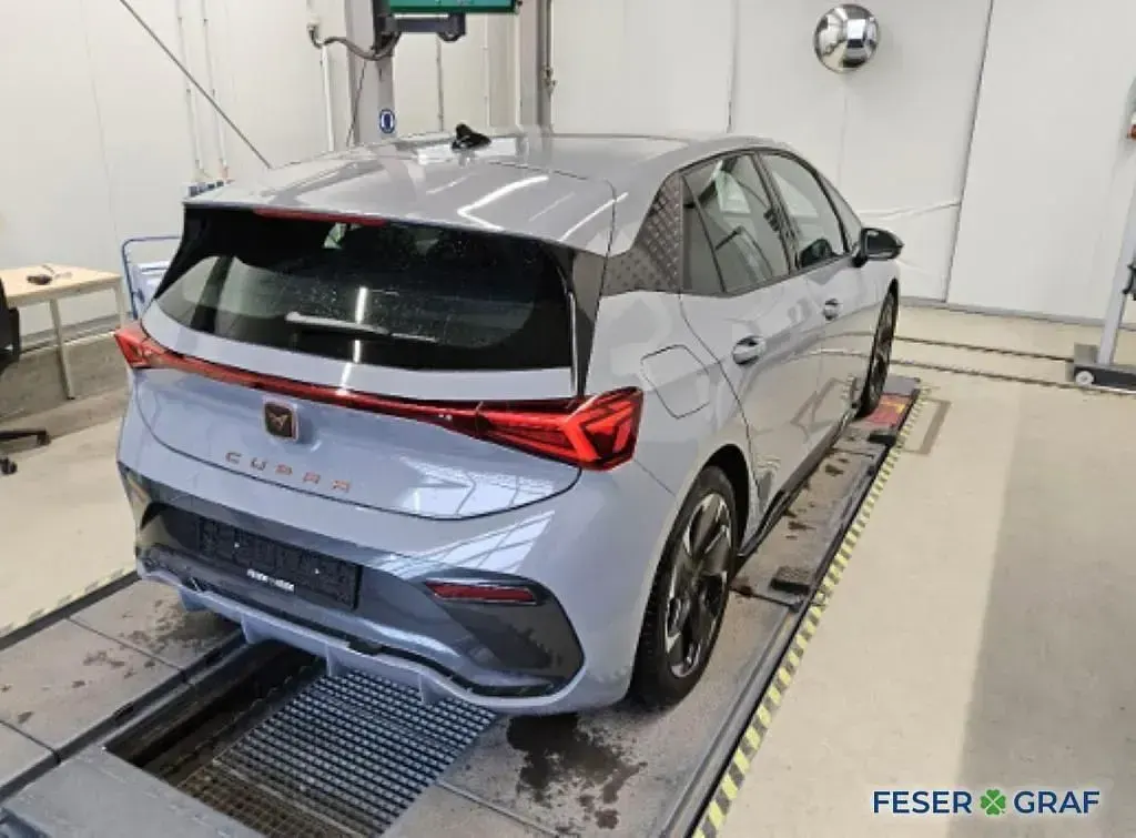 Gebraucht Cupra Born 150 kW (204 PS) 2024 Vaporgrau Kleinwagen