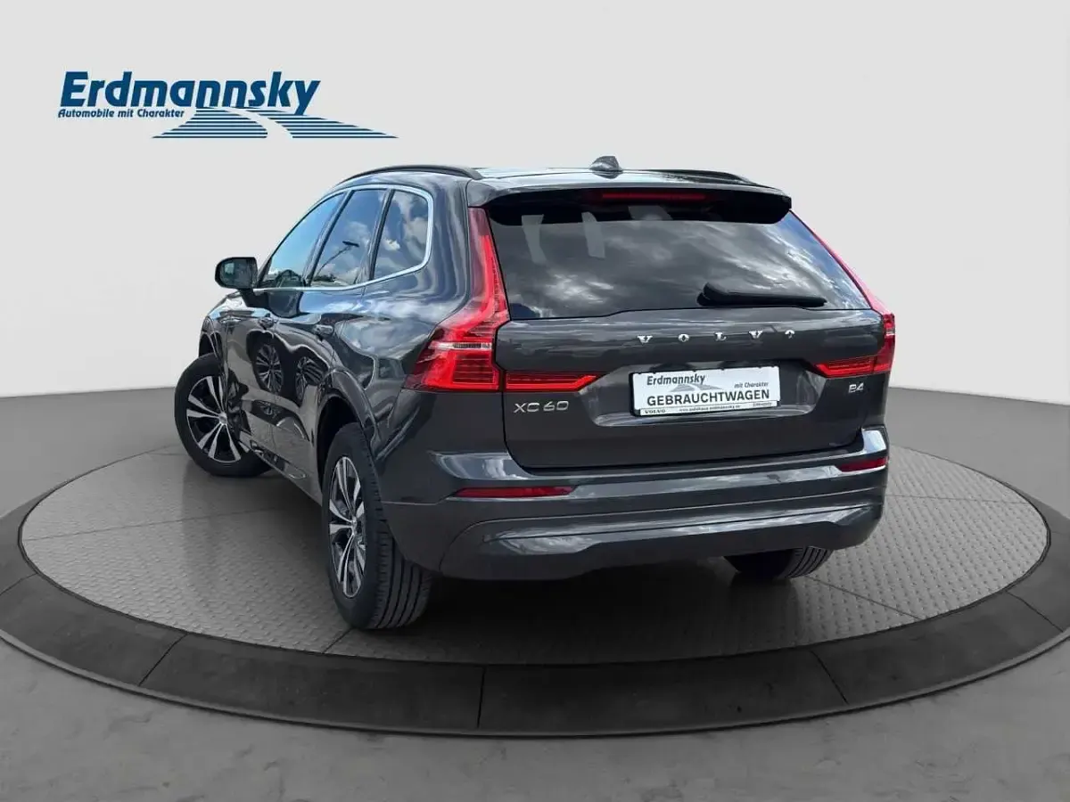 Gebraucht Volvo XC60 145 PS (106 kW) 2022 SUV