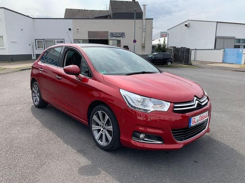 Gebraucht Citroën C4 Shine 131 PS (96 kW) 2015 Rot Limousine