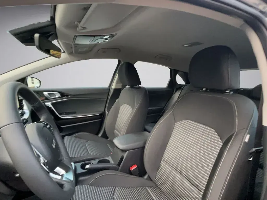 Gebraucht Kia Ceed Vision 99 PS (72 kW) 2025 Grau Kleinwagen