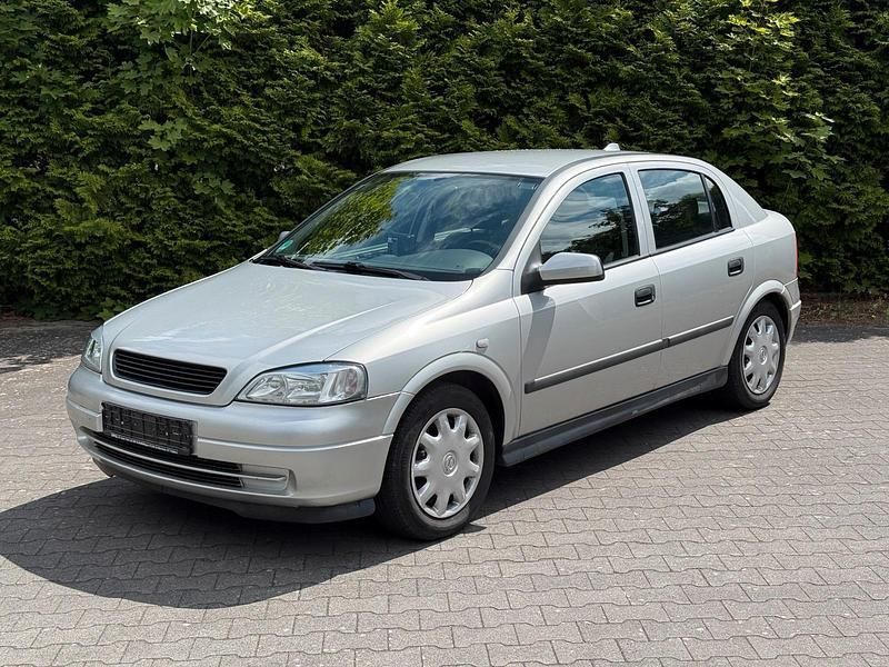 Silber Gebraucht 2000 Opel Astra Limousine | 2.200 € (Fairer Preis) - Bild 1/4