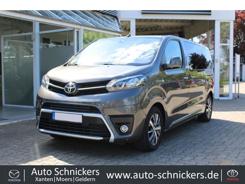 Grau Gebraucht 2021 Toyota Proace Verso Team Kombi | 25.740 € (Superpreis) - Bild 1/4