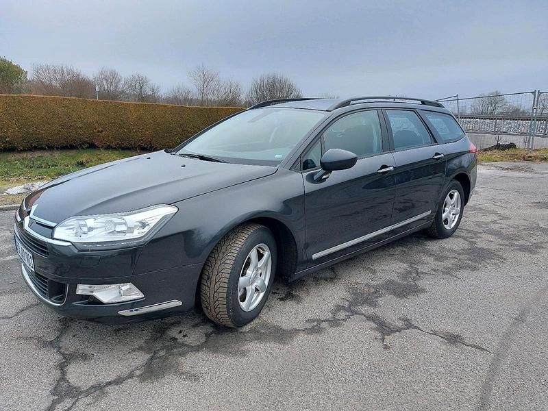 Grau Gebraucht 2015 Citroën C5 Kombi | 5.995 € (Fairer Preis) - Bild 1/4
