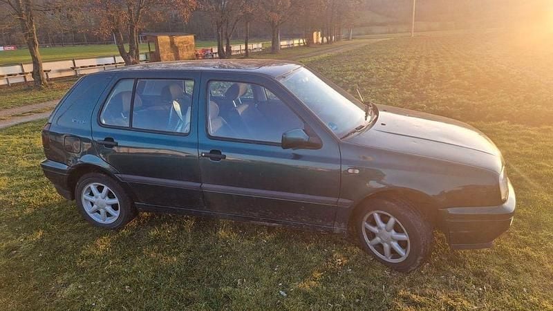 Gebraucht VW Golf I 82 PS (60 kW) 1977 Grün Kleinwagen