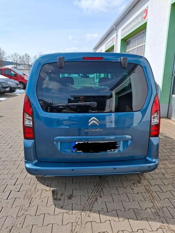 Gebraucht Citroën Berlingo Feel 99 PS (72 kW) 2016 Blau Van / Kleinbus