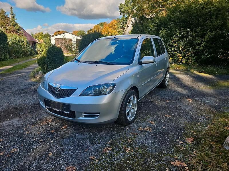 Silber Gebraucht 2007 Mazda 2 Kleinwagen | 1.700 € (Etwas zu teuer) - Bild 1/4
