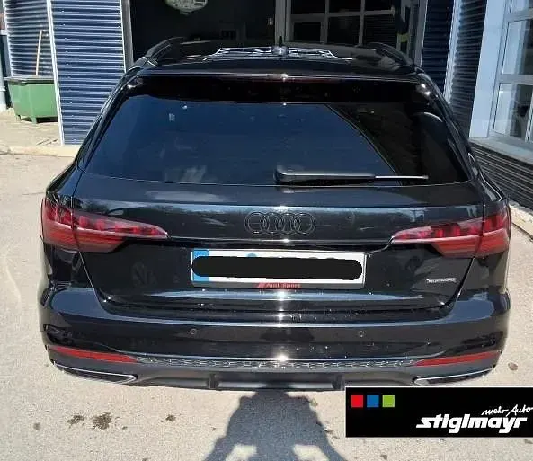 Gebraucht Audi A4 S-Line 204 PS (150 kW) 2023 Mythosschwarz metallic Kombi