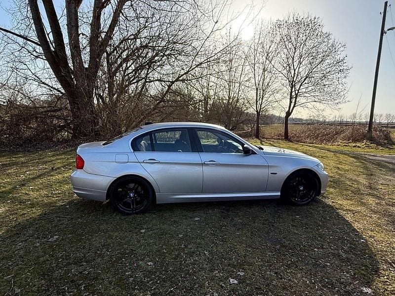 Second-hand BMW 325 218 CP (160 kW) 2008 Argintiu Berlinǎ