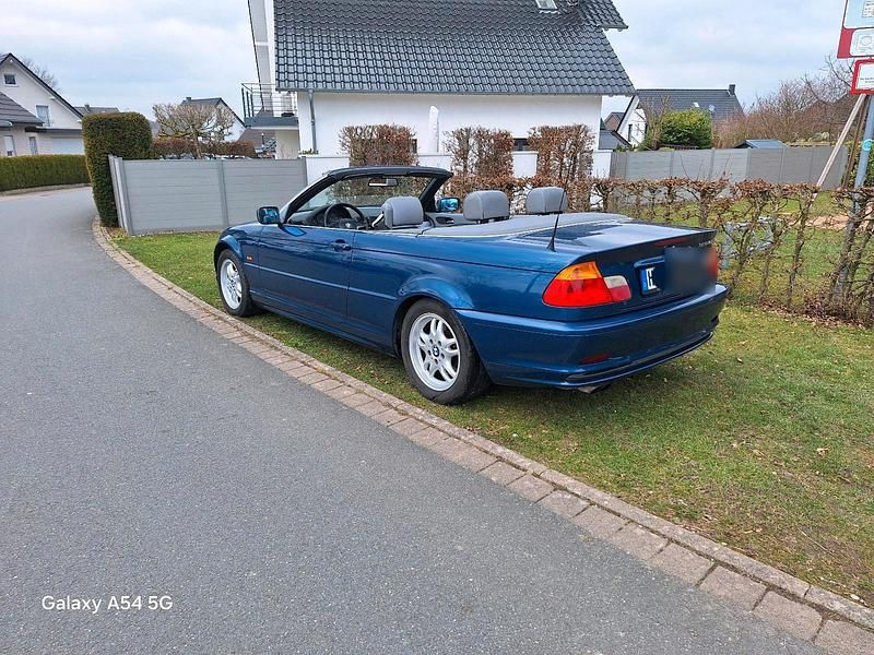Gebraucht BMW 320 170 PS (125 kW) 2001 Blau Cabrio