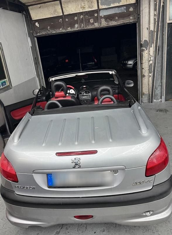 Grau Gebraucht 2001 Peugeot 206 CC Cabrio | 2.350 € (Fairer Preis) - Bild 1/4