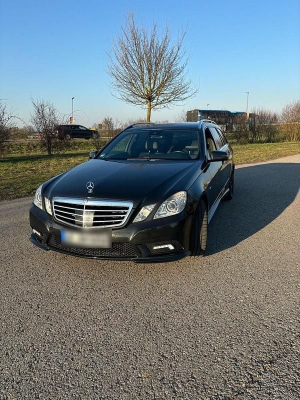 Schwarz Gebraucht 2010 Mercedes E350 Kombi | 7.000 € (Superpreis) - Bild 1/4