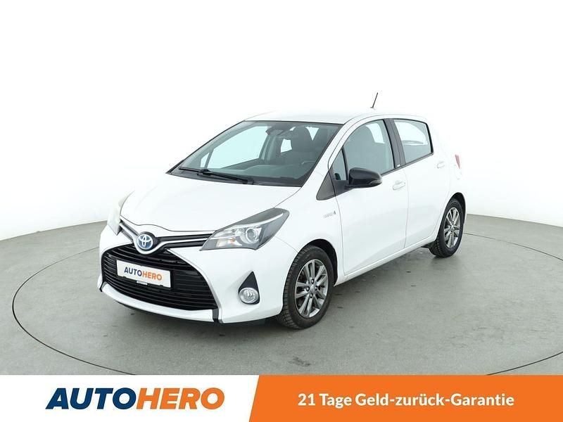 Weiß Gebraucht 2016 Toyota Yaris Hybrid Edition-S Kleinwagen | 13.450 € (Fairer Preis) - Bild 1/3