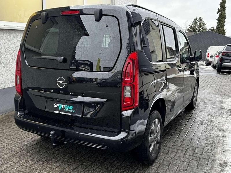 Gebraucht Opel Combo Life 131 PS (96 kW) 2025 Schwarz Kombi