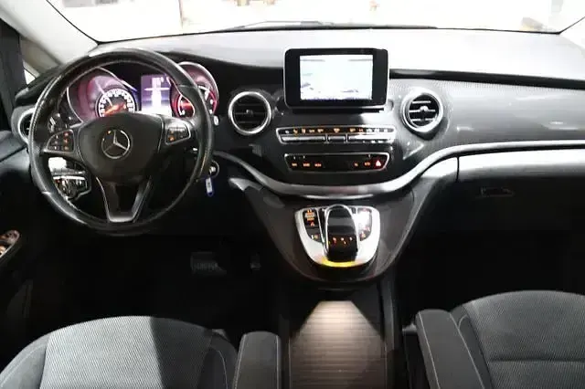 Gebraucht Mercedes V250 190 PS (139 kW) 2019 Schwarz Van / Kleinbus