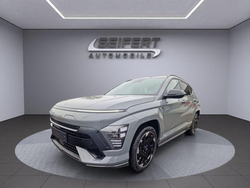 Abyss black Gebraucht 2024 Hyundai Kona N Line SUV | 38.490 € (Etwas zu teuer) - Bild 1/4