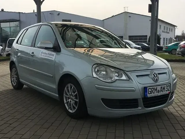 Gebraucht VW Polo Comfortline 80 PS (58 kW) 2007 Ice silver metallic Limousine