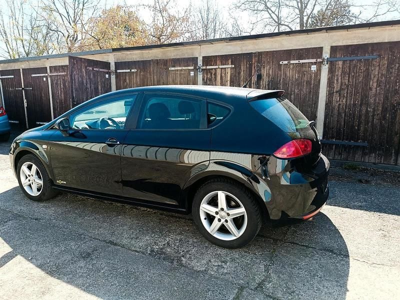 Gebraucht Seat Leon 105 PS (77 kW) 2011 Schwarz Kleinwagen